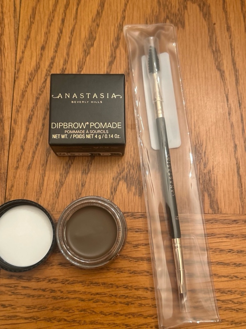 Anastasia Beverly Hills Dipbrow Pomade & Dual-Ended Brow Brush - Soft Brown